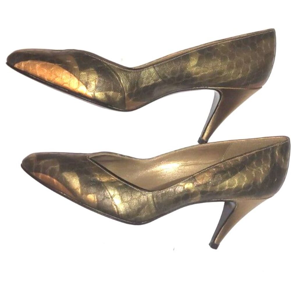 Stuart Weitzman Vintage Gold Shoes Size 6.5